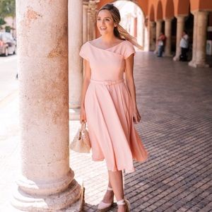 Gal Meets Glam Sally